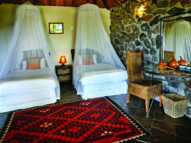 Thamalakane River Lodge, Babbler Chalet Interior