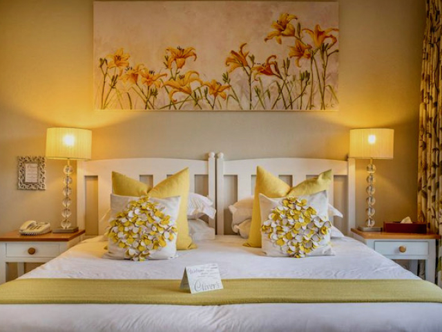Oliver&#039;s Boutique Room
