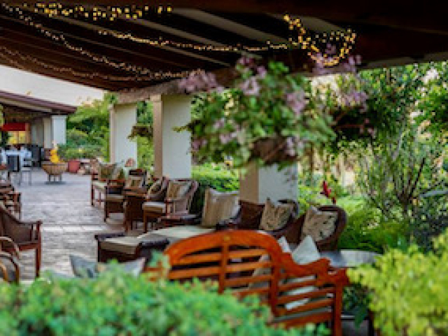 Oliver&#039;s Boutique Verandah