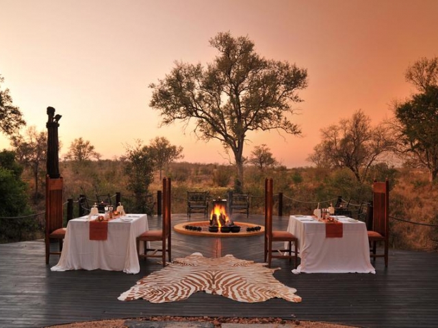 Hoyo Hoyo Safari Lodge (upgrade option)