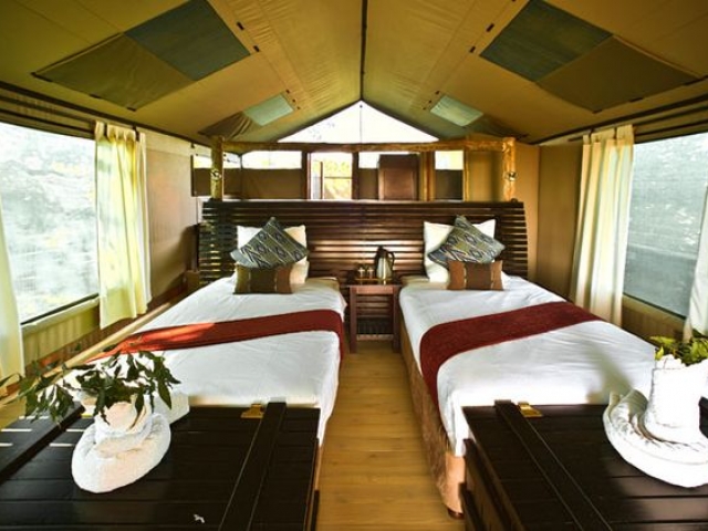 Pom Pom Camp, Botswana and Zimbabwe, luxury accommodation