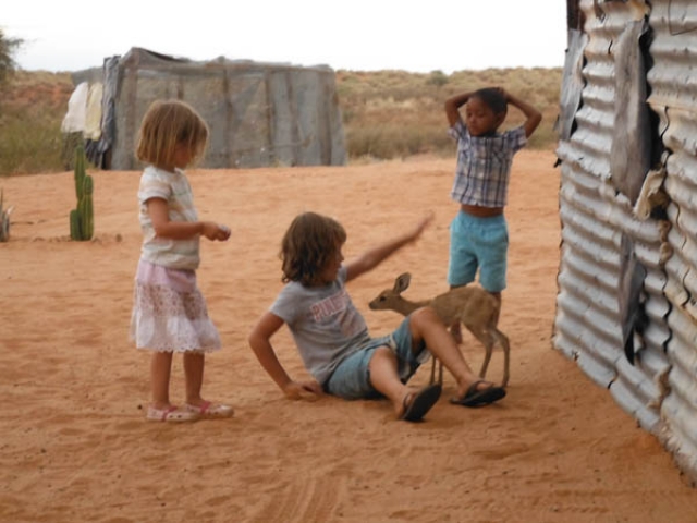 Rhian, Heather and Sharon saying hi to the steenbok, Om Jan&#039;s Farmstay, Kalahari