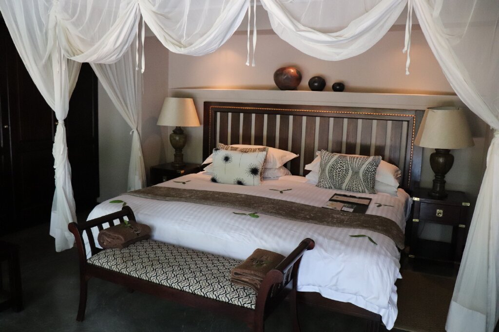 Honeymoon safari