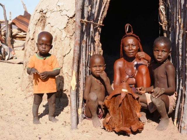 Himba Village, Puros