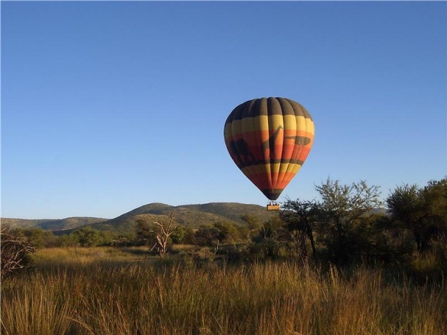 Hot air ballooning in Pilanesberg Game Reserve