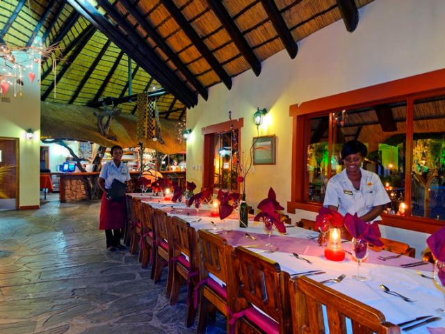 Namib Desert Lodge, dining area