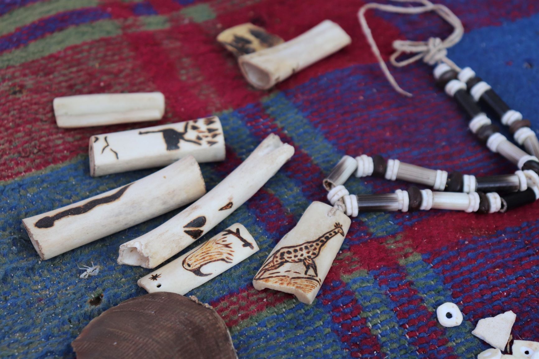 Magic of the Kalahari - !Xaus Lodge, Kgalagadi, San handicrafts