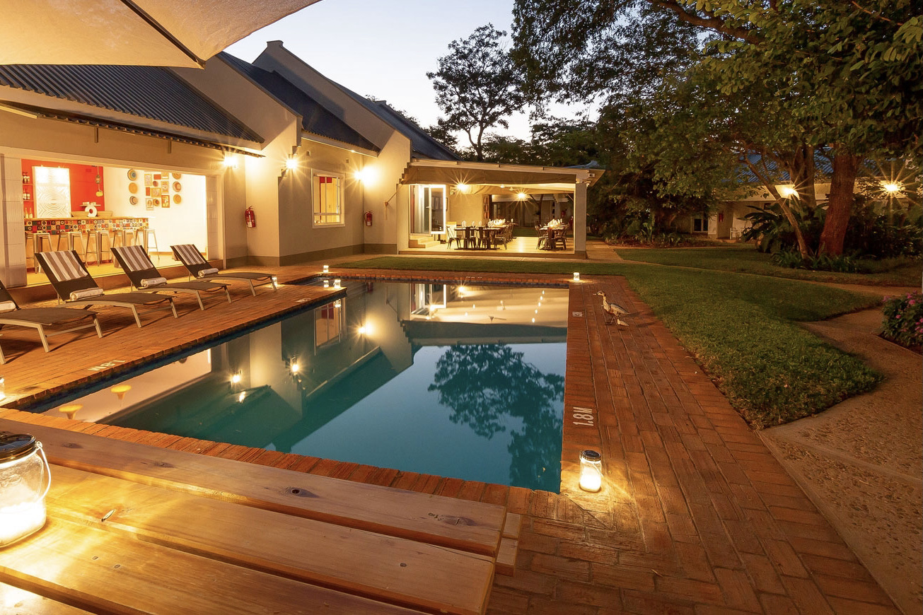 Phezulu Guest Lodge, Pool, Victoria Falls, Zimbabwe