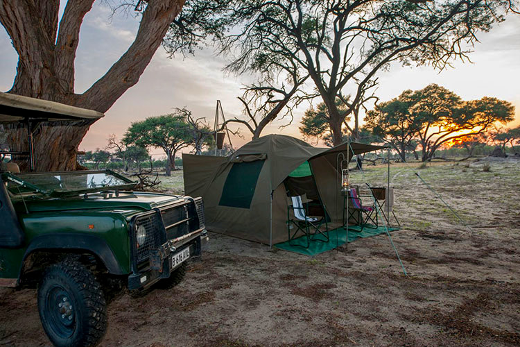Delta Rain Vehicle and Tent