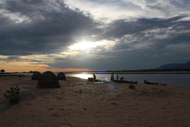 Mana Pools Canoe Safari