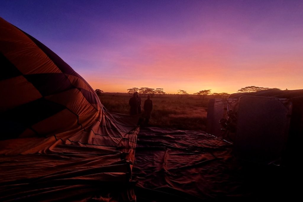 Tanzania & Kenya Ballon Safari with basket lying down
