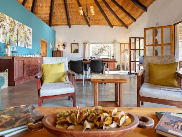 Drift Inn Victoria Falls Main Area