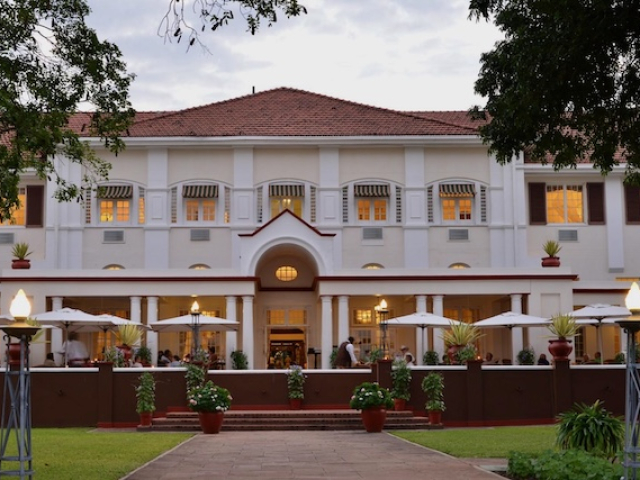 The Victoria Falls Hotel, Stanleys Terrace